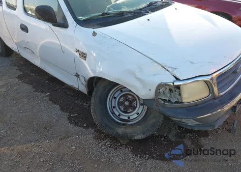 2000 Ford F-150 Lariat/Work Series/Xl/Xlt from USA, damaged, VIN 1FTRX17W8YKA37073